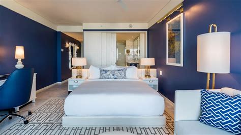 hyatt grand bed.